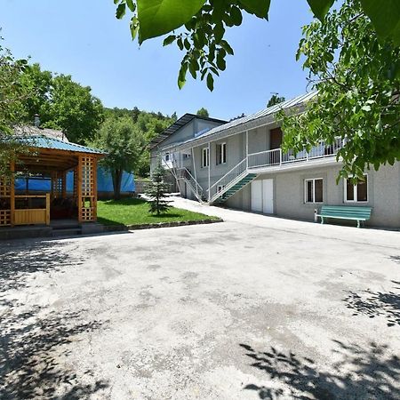 Guest House Arsan ツァグカゾール エクステリア 写真