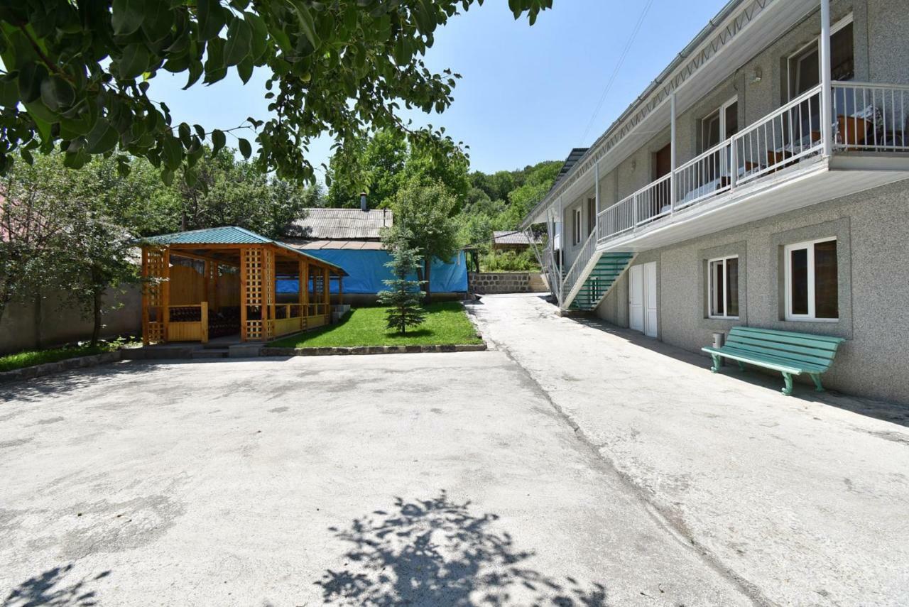 Guest House Arsan ツァグカゾール エクステリア 写真